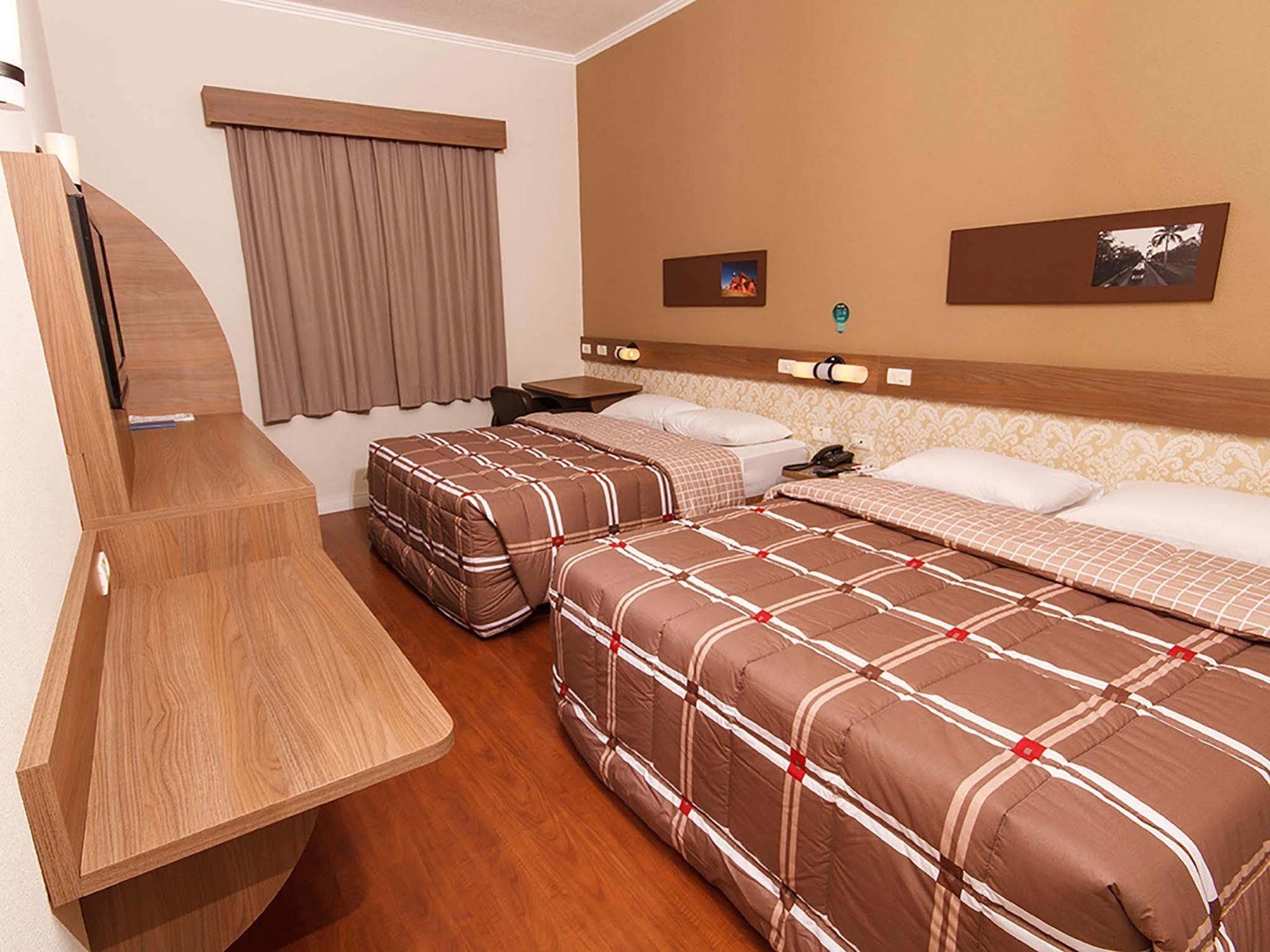 Hotel 10 Itajai/Navegantes ภายนอก รูปภาพ